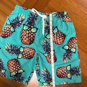 BOYS SWIM SHORT WITH POCKETS SIZE 12